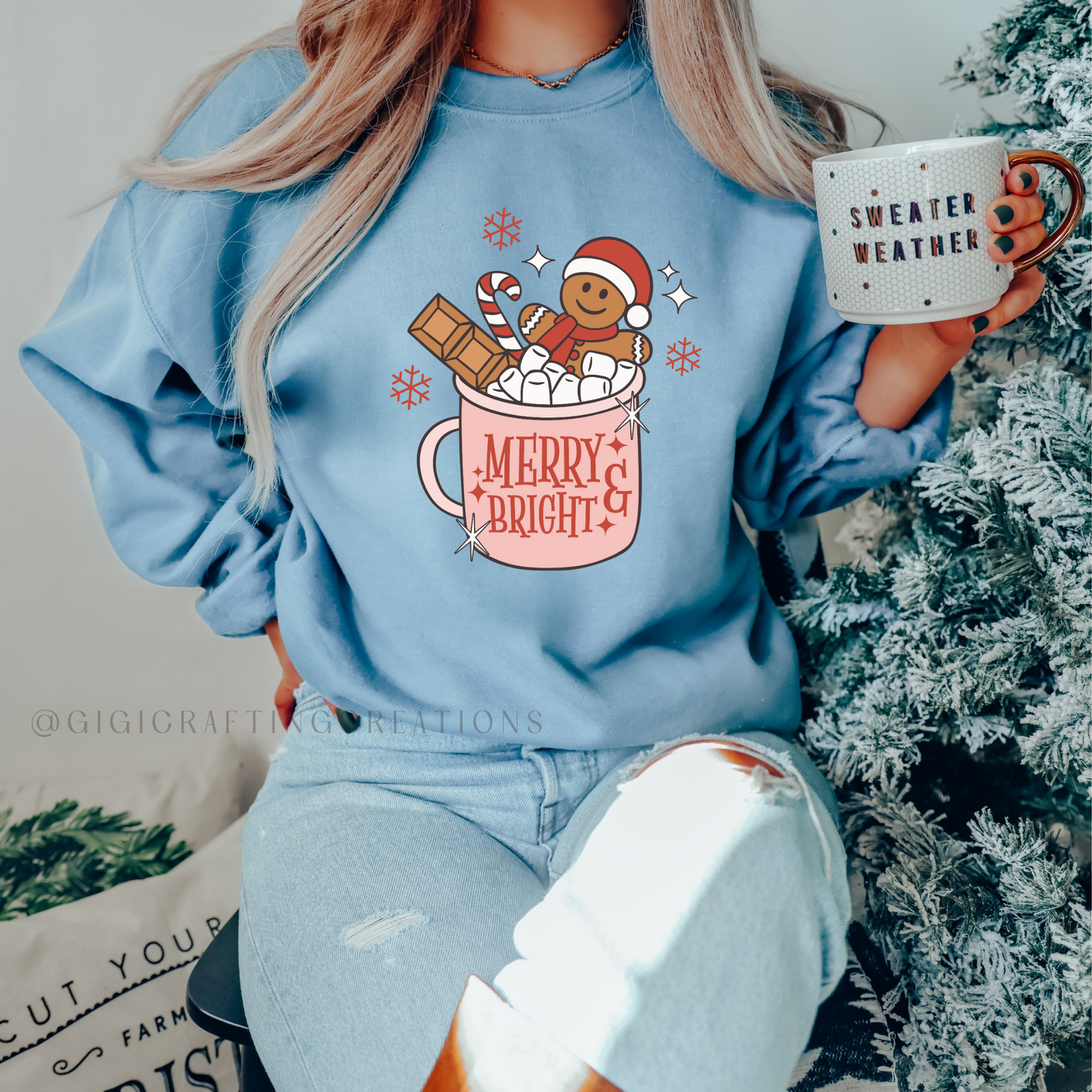 Merry Bright Ginger Bread Taza Crewneck